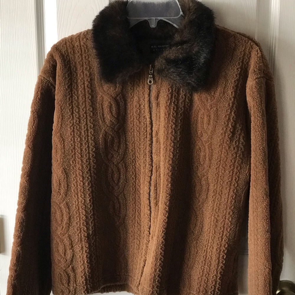 Brown sweater with faux fur